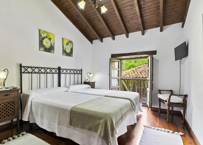 Casa De Aldea La Venta Probes * Llanes