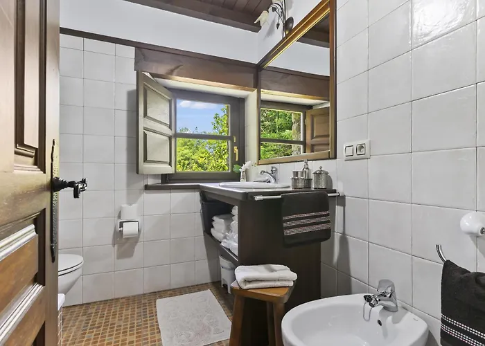 Casa De Aldea La Venta Probes Llanes